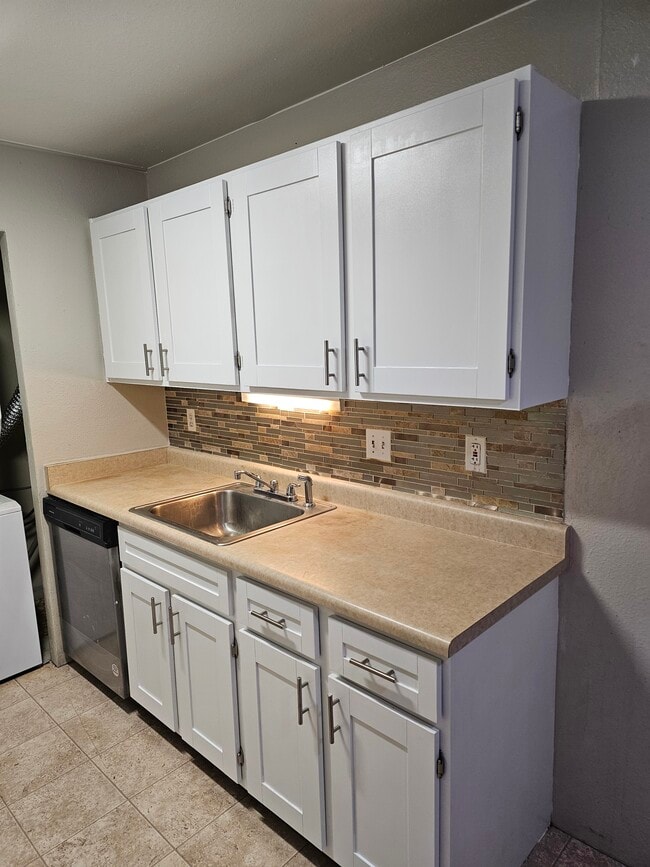 Building Photo - 451 Golden Cir Unit #211 Rental