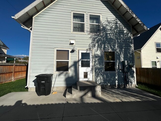 Foto principal - 807 S Main St