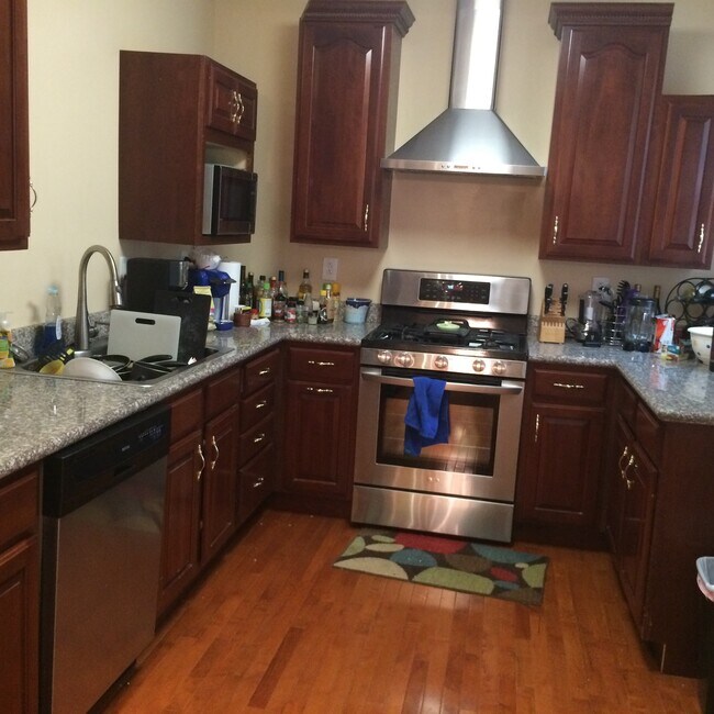 Photo - 1906 Sarah St