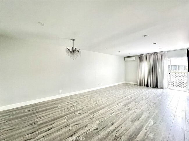 Photo - 409 Burchett St Unit 318