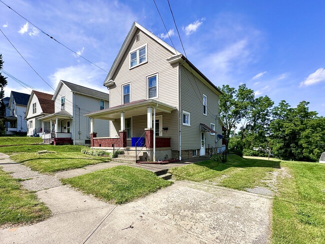 Photo - 1819 E Washington St