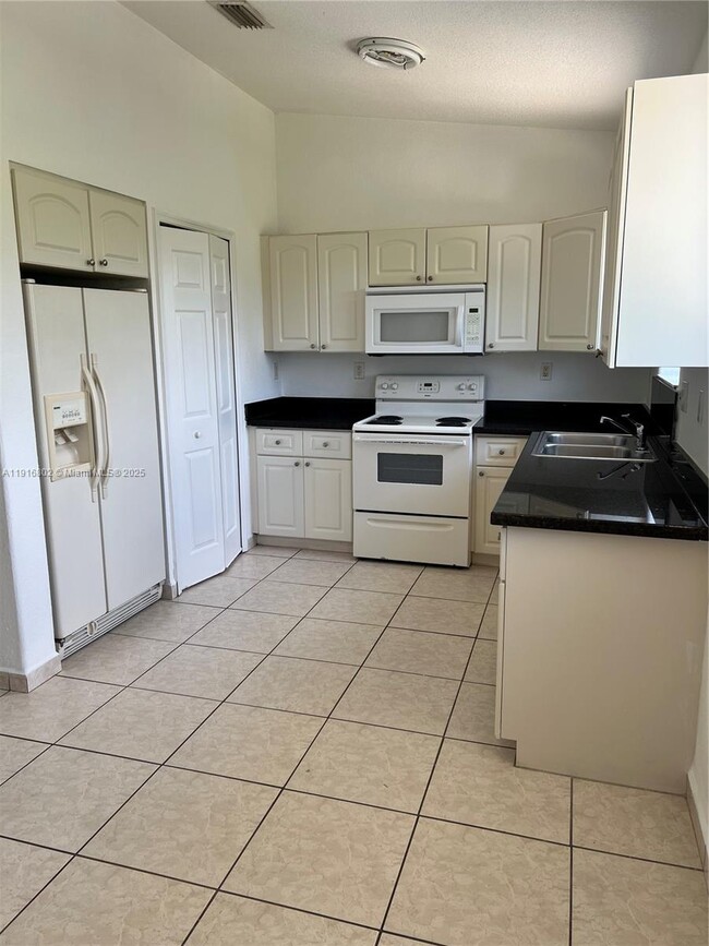 Photo - 7291 NW 174th Terrace Unit 205