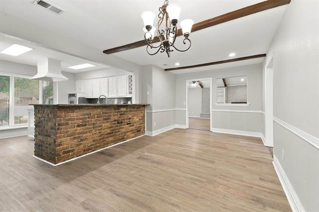 2865 Meadowbrook Dr