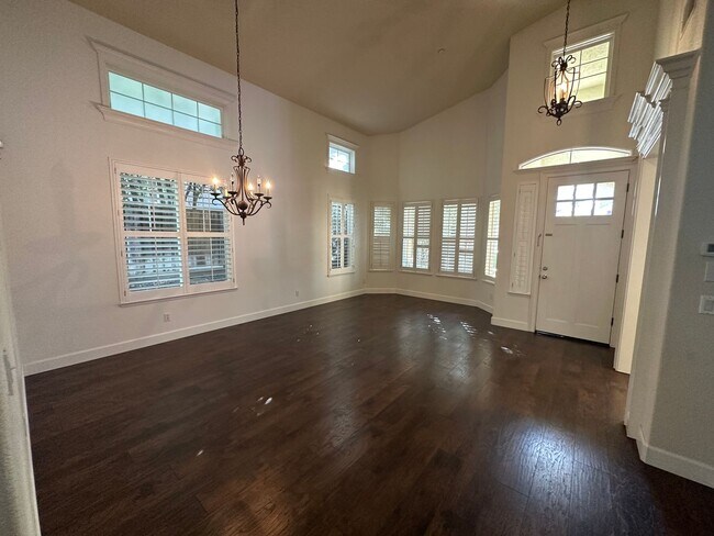 Photo - Beautiful 4 Bedroom, 2.5 Bath W/ Office Br... House