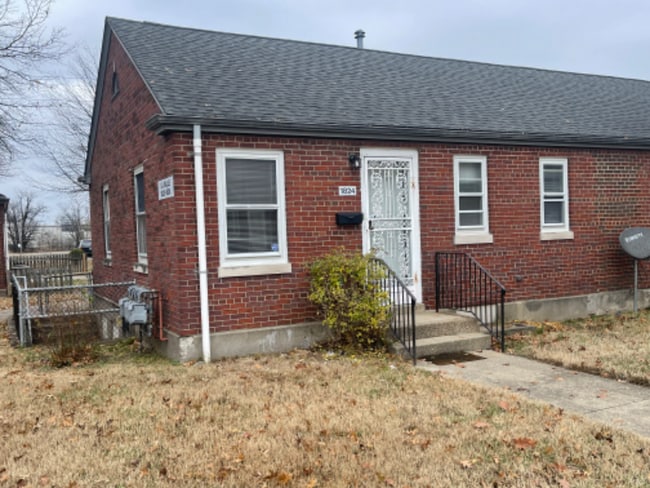 Building Photo - 1824 La Salle Pl