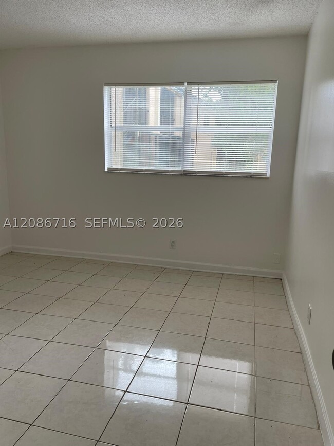 Photo - 4527 Treehouse Ln Unit 3B