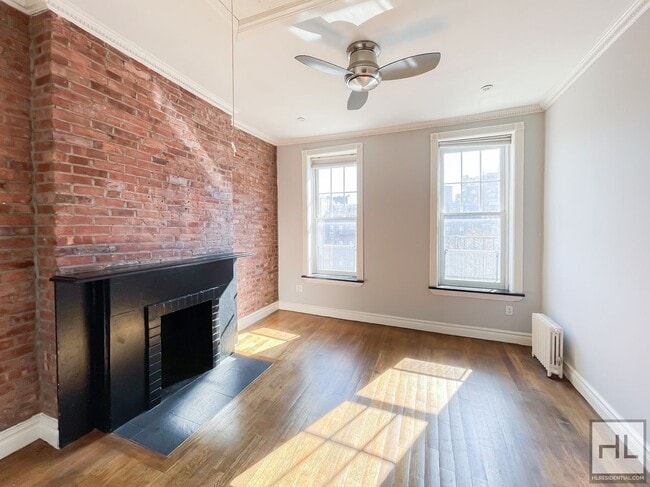 Building Photo - Leroy Street Unit 5C