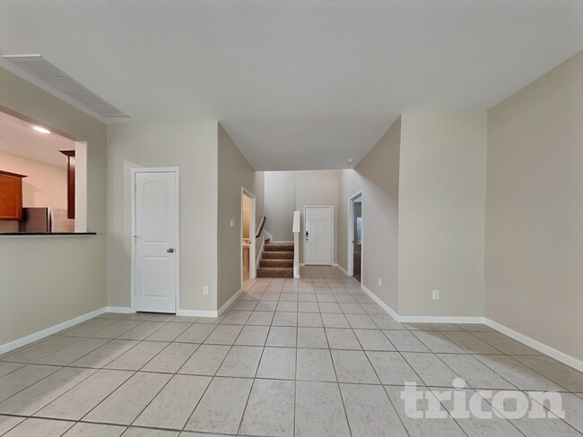 Photo - 536 Red Dusk Paint Dr