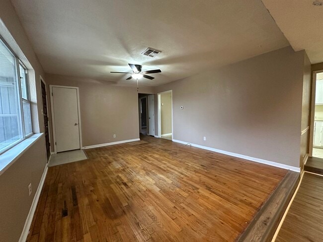 Photo - 4408 Cunningham Dr