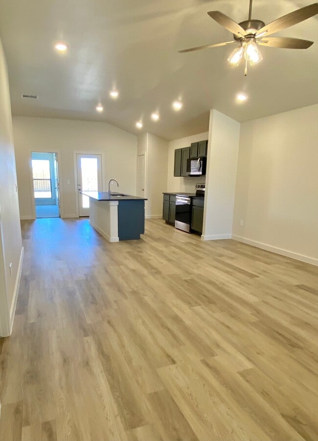 Photo - 2902 Farmhouse Ave