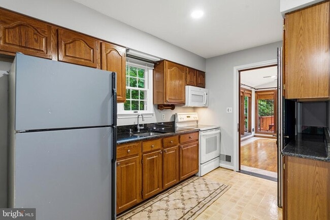 Photo - 9201 Beachway Ln