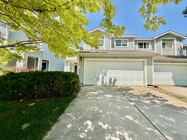 Building Photo - 1912 Dove Creek Cir Unit 1