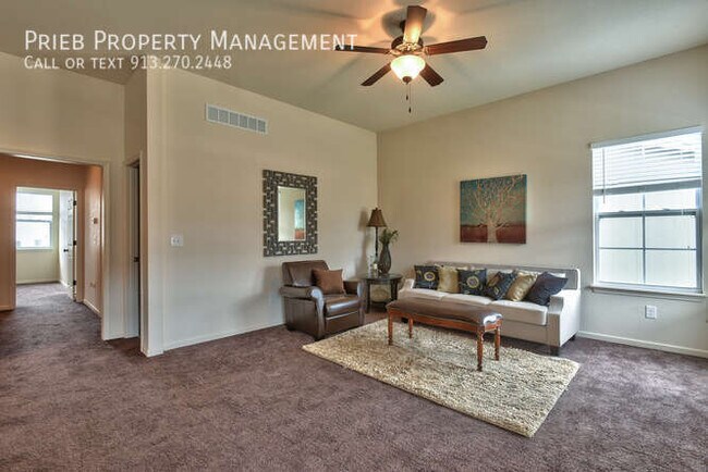 Photo - 267 N Ferrel St