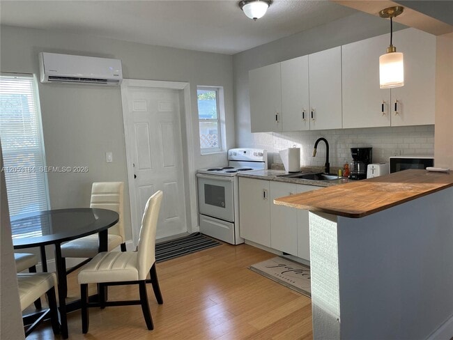 Photo - 1178 NE 112th St Unit 1