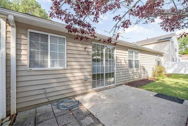 Photo - 202 Windcroft Cir NW