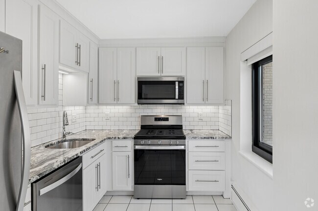 Premium - 2BR, 1BA - 965SF - Kitchen