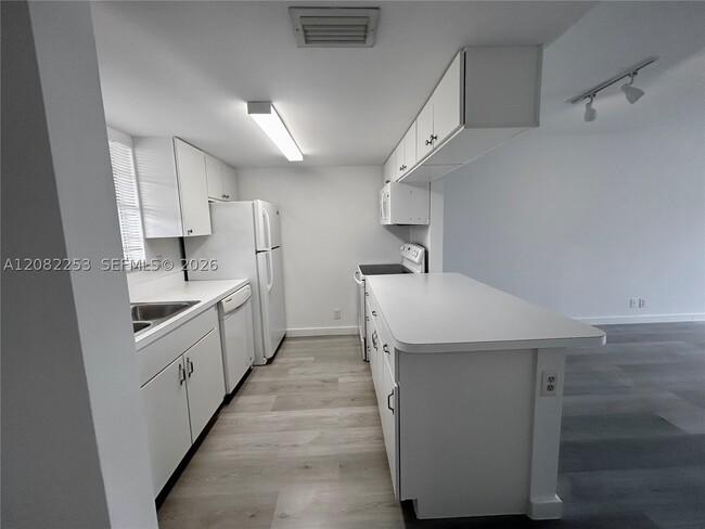 Photo - 6324 La Costa Dr Unit B