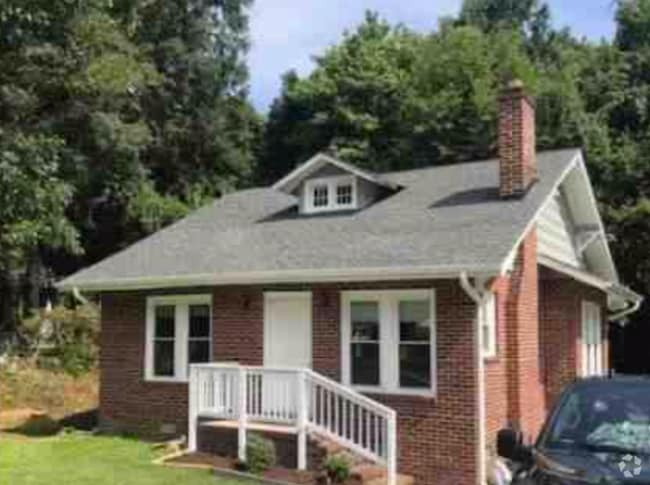 Building Photo - 106 W Terrell St Rental