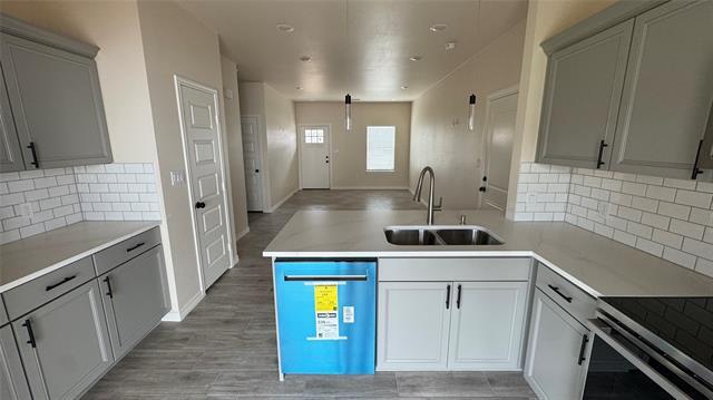 Photo - 502 W Sanger St