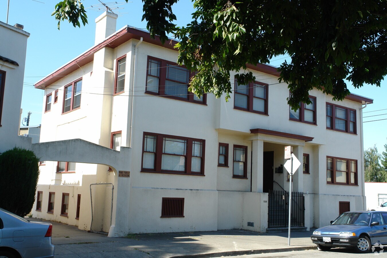 Photo - 691-699 Fairview St Apartments