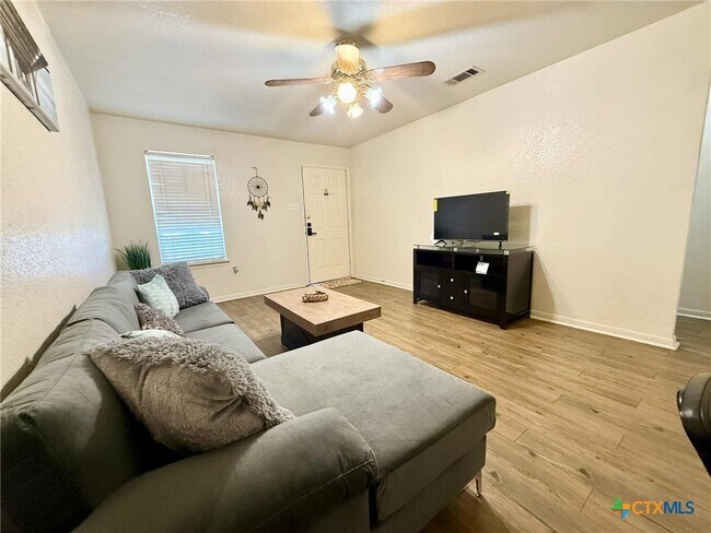 Photo - 1008 Circle M Dr Unit A