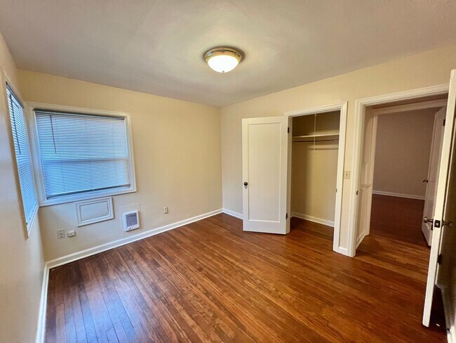 Photo - b931-935 Unit b935
