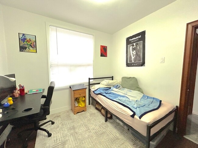 Photo - 65 Hillview St Unit Room M2
