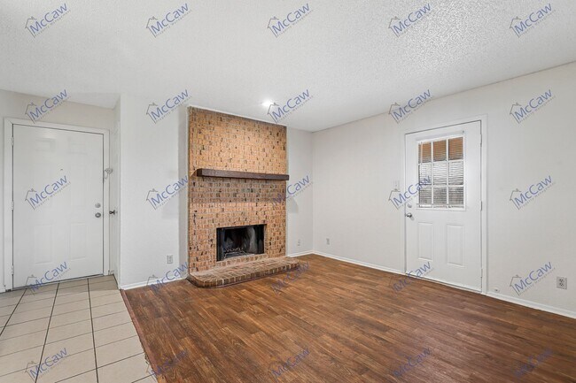 Photo - Cute 2/1 Unit in Fort Worth! **Move-in Spe...