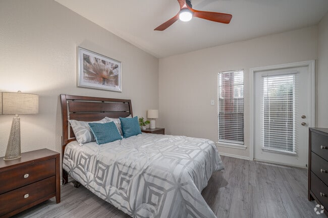 1BR, 1BA - 650SF - Bedroom - Green Tree Place