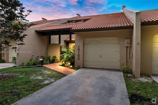 Building Photo - 10103 Costa Del Sol Blvd Rental