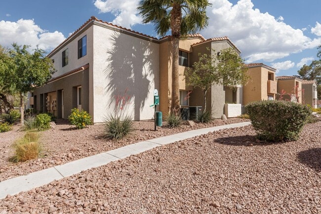 Building Photo - Recently renovated 3 br unit on 2nd floor of gated Desert Shores community