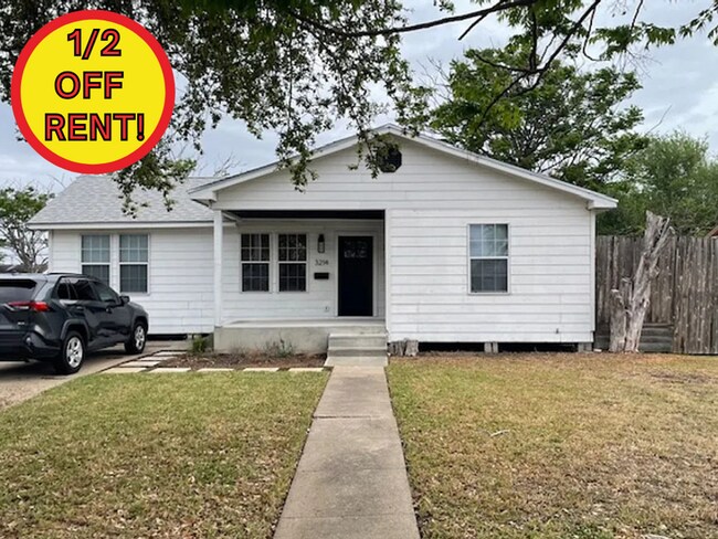 1/2 months rent off- Lovely 3 Bedroom, 1 B... - 1/2 months rent off- Lovely 3 Bedroom, 1 B... House