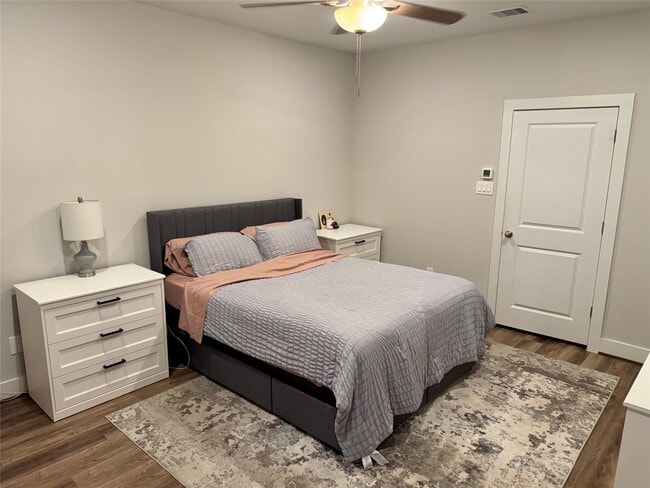 Photo - 1282 N Post Oak Rd Unidad A