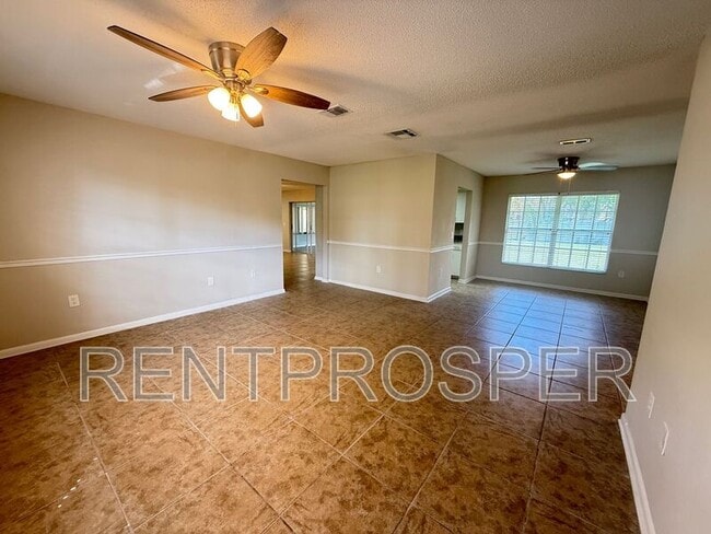 Photo - 360 Vincent Dr