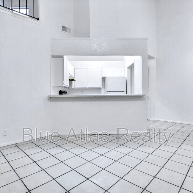 Photo - 1705 La Salle Dr