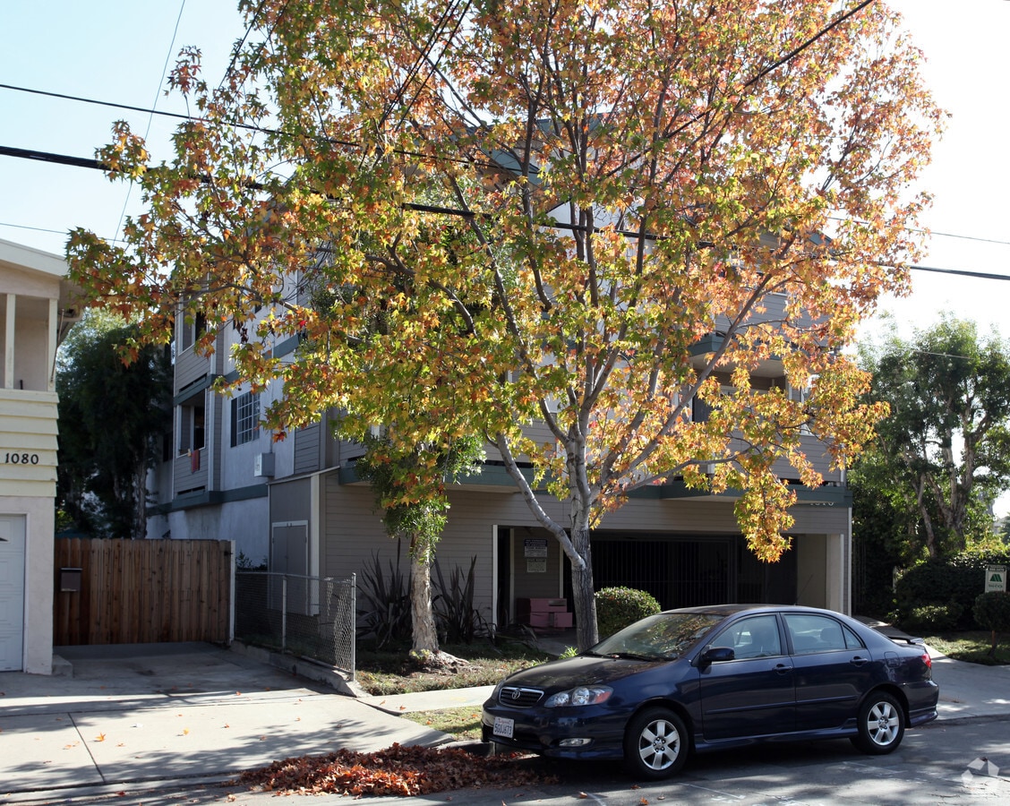 Photo - 1070 Loma Ave