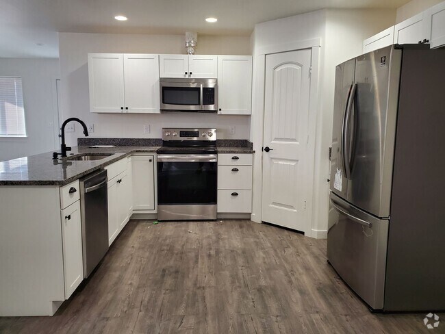 Building Photo - 1125 W Ivy Ave Unit A Rental