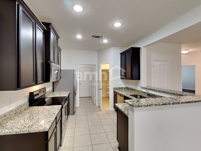 Photo - 6731 Luckey Path