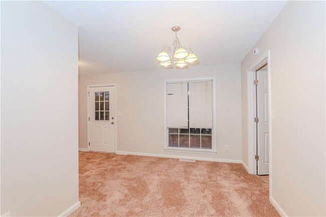 Photo - 43 Surrey Ct