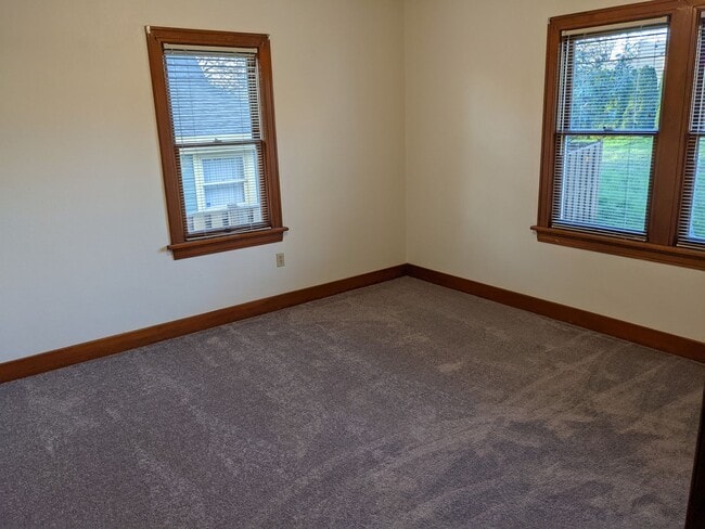 Photo - Large 3+ bedroom