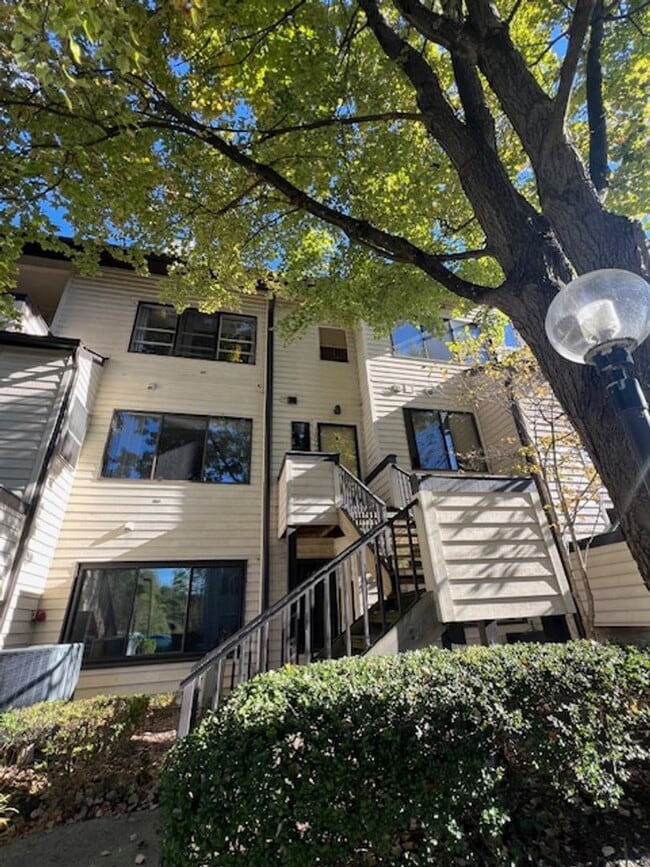 Building Photo - CONDO WITH LOFT IN GAITHERSBURG Unit 267