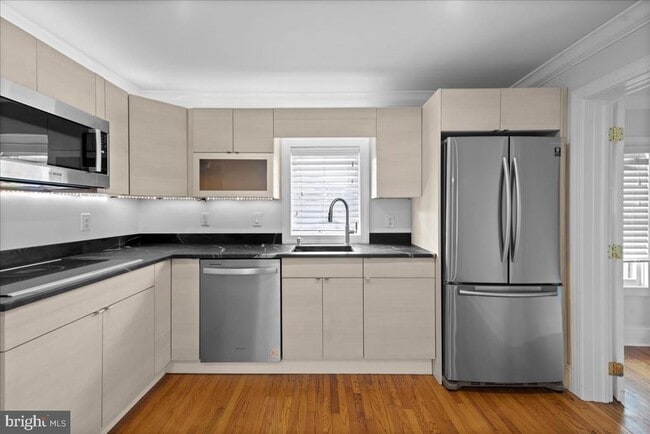 Photo - 182 W Court St