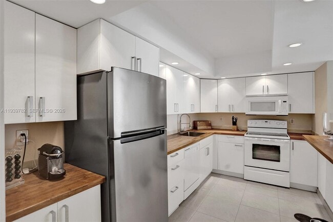 Photo - 19390 Collins Ave Unit 302