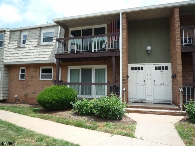 Building Photo - 44 Deanna Dr Unit 127