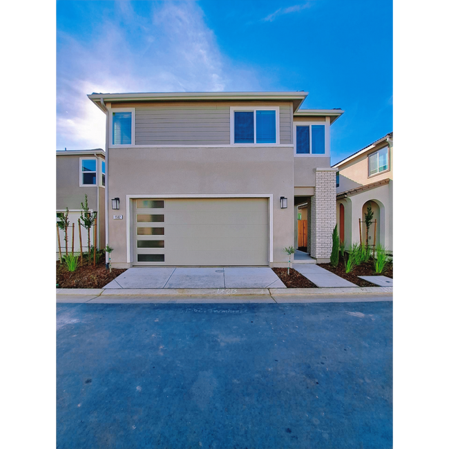 Building Photo - Modern 3-Bedroom Home in the Exclusive Elev8ions Neighborhood of Clovis!