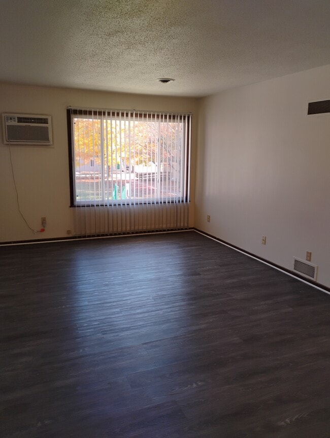 Photo - Parkside Apartments