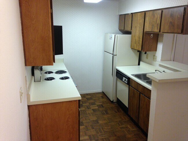 Kitchen - 114 E 31st St Unidad 214