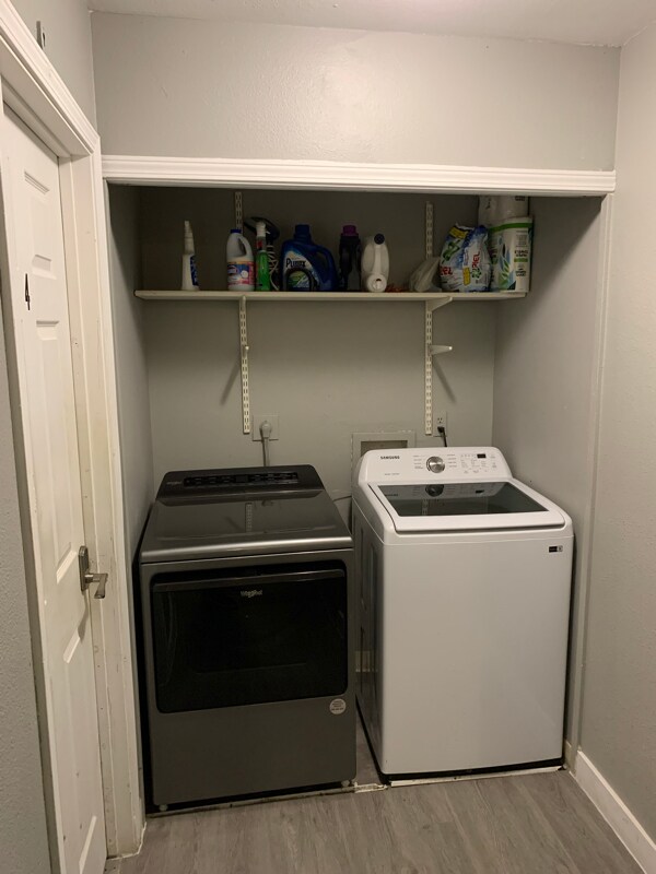 Photo - 7943 York St