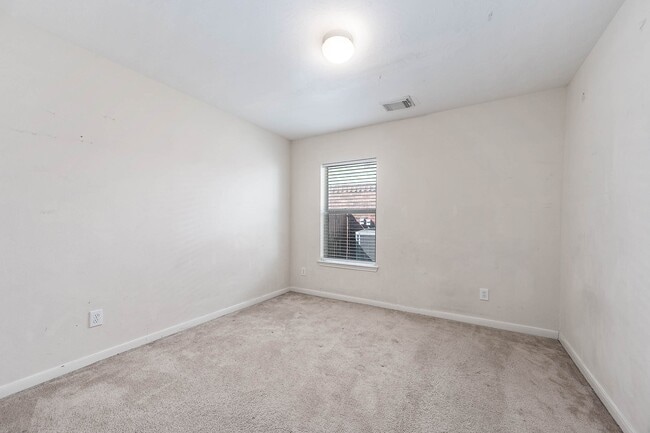 Photo - 7814 Rocky Peak Ln