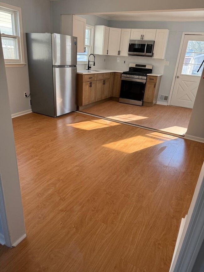 Photo - Cozy 3BR/2BA Ranch with Driveway in Toms River